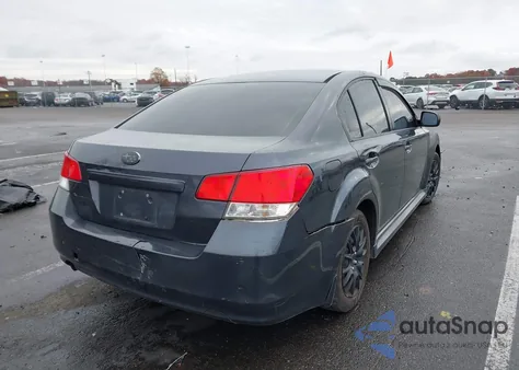 2013 Subaru Legacy 2.5I z USA, uszkodzony, nr VIN 4S3BMBA66D3023931